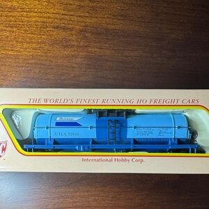 IHC Amstar Gas HO Scale Tanker Tain Car (New)